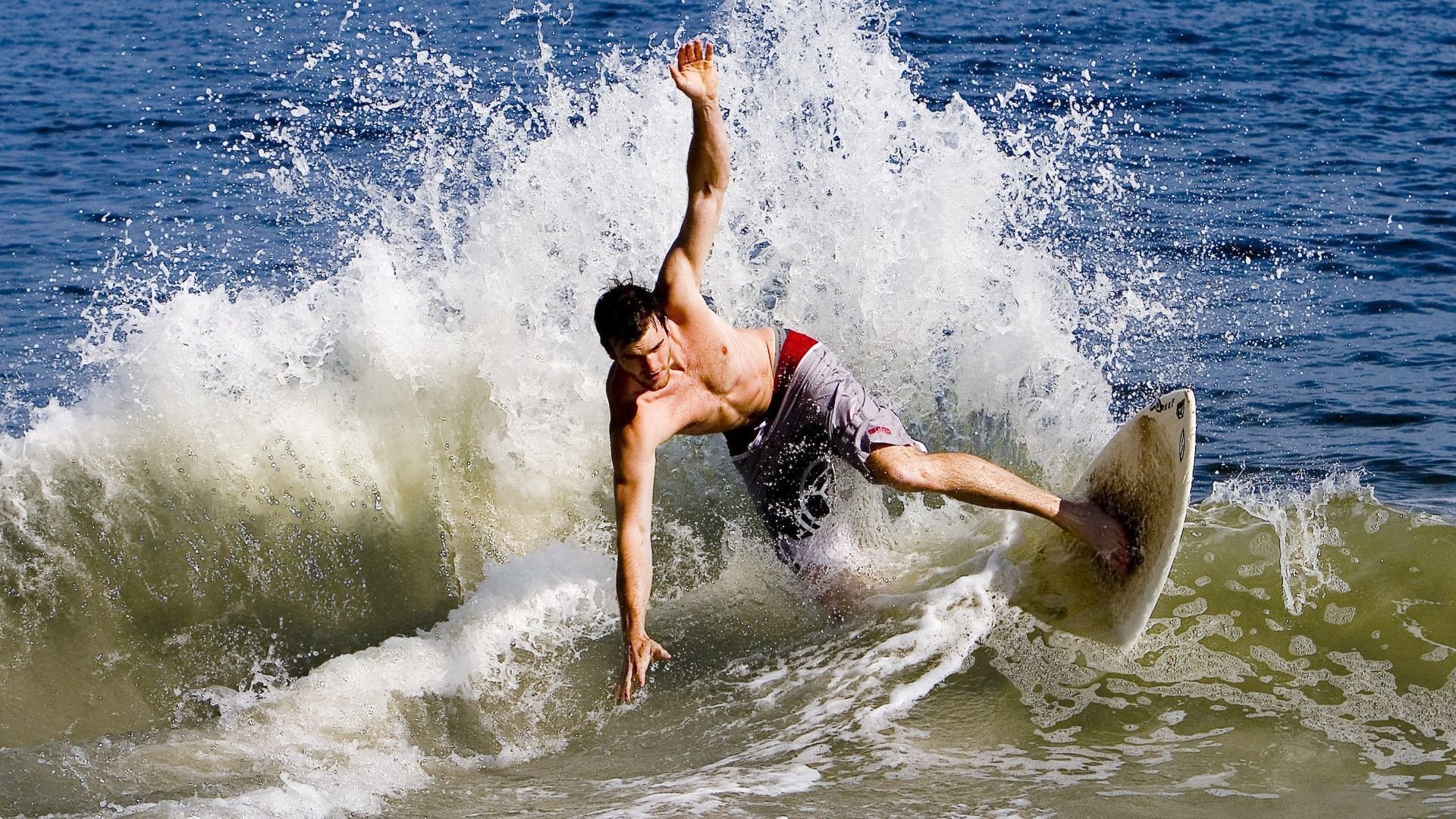 AYX SPORTS-《2025电竞科技大会:揭示行业最新突破与创新》,2024电竞